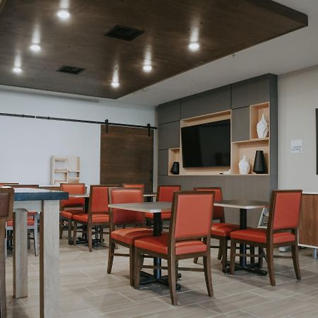 Holiday Inn Express Hotel & Suites Lincoln South By Ihg Dış mekan fotoğraf