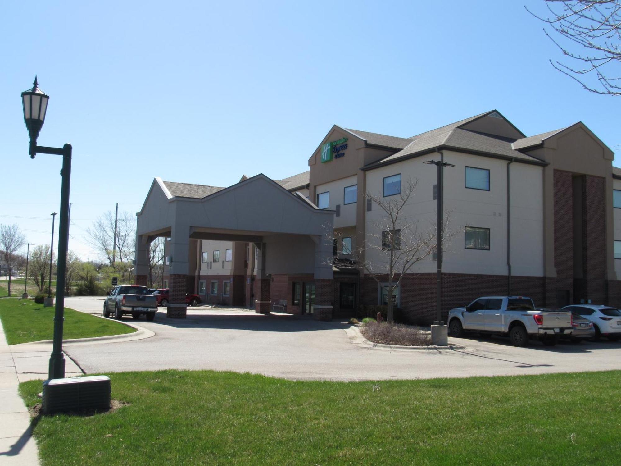 Holiday Inn Express Hotel & Suites Lincoln South By Ihg Dış mekan fotoğraf